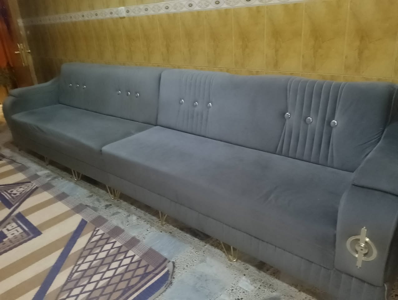ديوان • نضيف • كالجديد