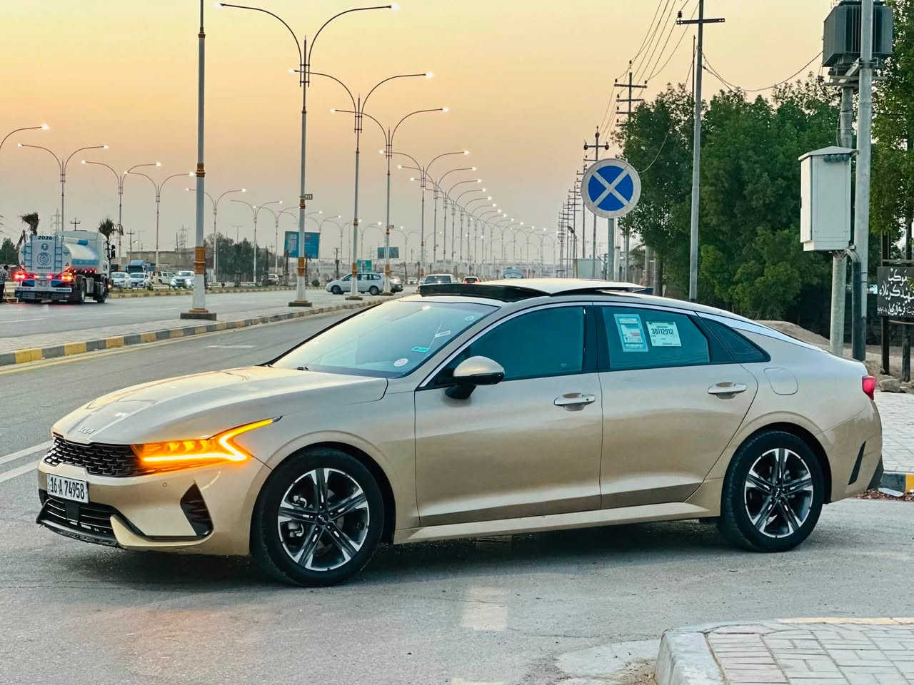السلام عليكم 
للبيع k5 2022 EX وارد امريكي معوقين فول مواصفات خمس كامرات رادار حساس امامي خلفي كشن كهربائي جلد تدفئه تبريد قياده ذاتيه  مواصفات هواي كلش صور الحادث بلمنشور 
مكان السياره السماوه المركز السعر 128 مجال قليل 
للاستفسار ***********
