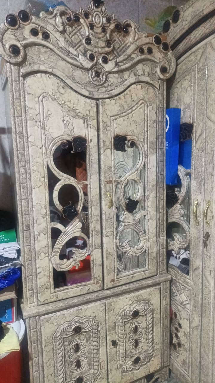 عرفه صاج عراقي تسكام نضيفه سعرها 650 وبيها مجال كربلاء طاقه 17 للتواصل
***********
