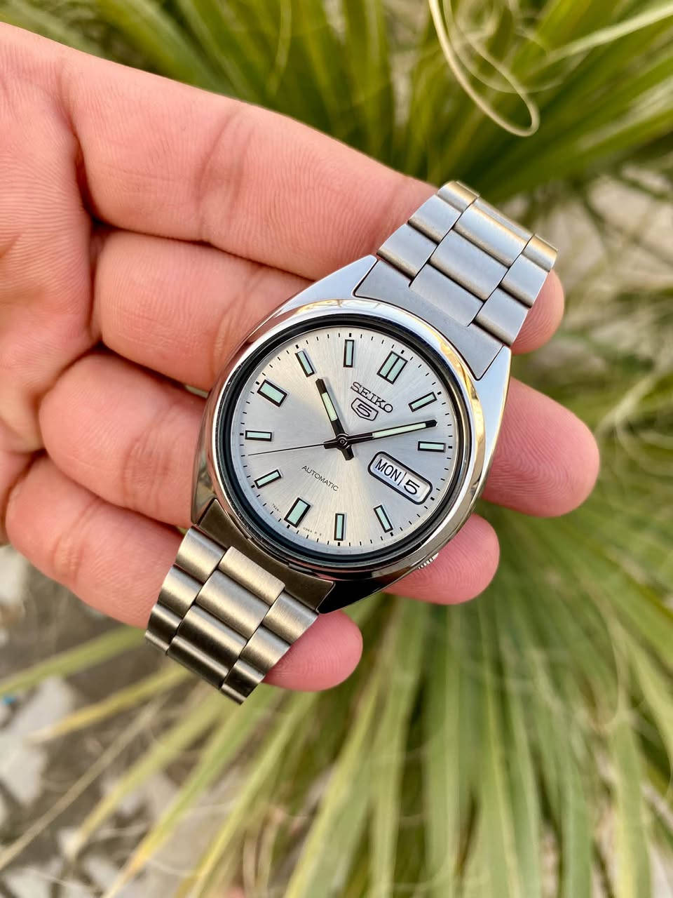 #SEIKO 5
#سيكو 5 ياباني آصلي 
🔻مستخدم كالجديد انتاج مقطوع تعمل كالجديد 
موديل SNXS73K
اوتو ماتك 21 حجر 
أوبن كيس مكينة كشف 
مقاومة الماء 30 متر 
الأرقام والعقارب  لامينوس مضيء 
السعر، الحجز او اي استفسار خاص 
فقط للجاد في الشراء لطفا 
او واتساب ***********
يوجد توصيل 🚚 
🔻متوفر اكثر من 250 ساعه اصلية
