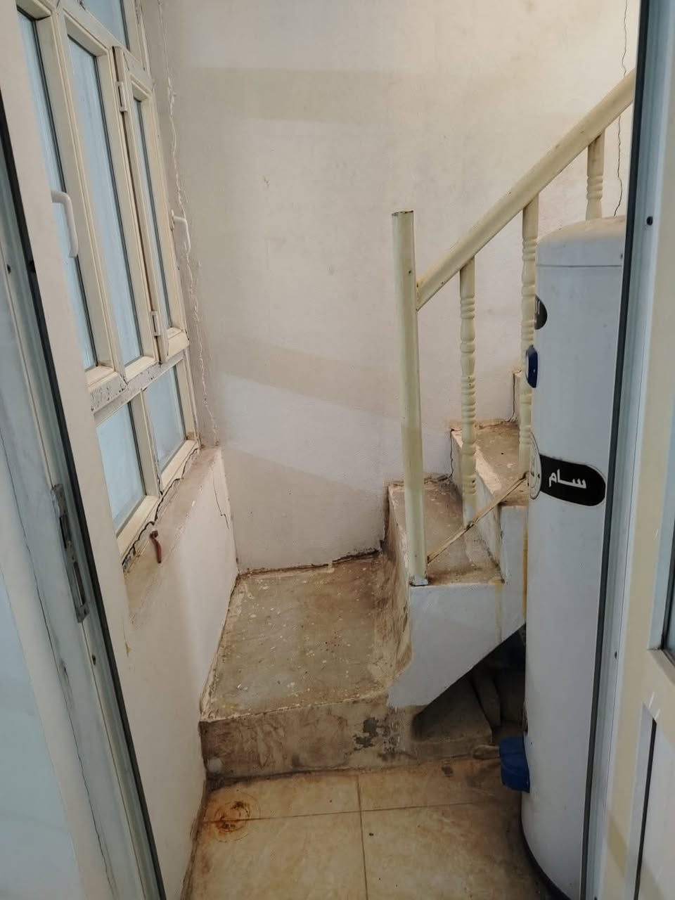 بيت للايجار طابقين المساحة 100م دستور سليماني في باداوه خلف فندق كرستال الشارع تجاري الاتصال على ارقام التالي 
الايجار -450الف 
الاتصال على ارقام التالي 
***********
***********
