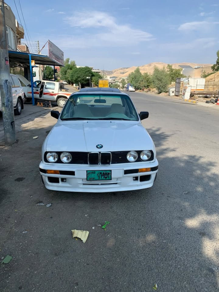 سەرەتا بەناوی خوای گەورە بیئێم زاعرا بۆ فرۆشتن سەیارەکە مەکینەی ٥٢٥ زۆر زۆر بەقوەتە دوپارچە بۆیاخی هەیە سەیارەکە زۆر جوانە ناوزەردە ئارم پلاستیکی سلێمانییە ئاڕمو ئەوەلیات بەشەرت گێڕومەکینەو ئەکسلی بەشەرت نرخیشی ٣٣ گەڵاو مەعا مەلەیەکی برایانە تکایە گەرموشتەری نی نامە مەنێرە.  شوێن سلێمانی. ژ.م.***********

