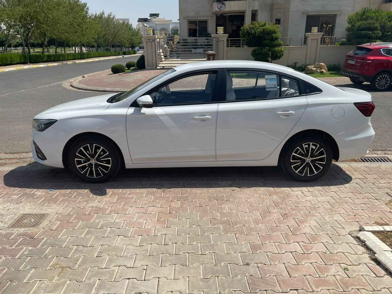 MG5 بلاس
2025

    

                              

لون السيارة أبيض + دواخل ابيض 

‎المحرك 1500 تنفس طبيعي 

‎كير اوتماتيك 

تبريد قطعتين امامي وخلفي دبل فريز 

‎شاشة كبيرة ابل كار بلي واندرويد   

السيارة بصمة +  بصمة ابواب وصندوق 

هندبريك بصمة 

اوتو هولد 

ويل كب كروم 

كروز سرعة 

تحكم ستيرن جهتين 

لايت + بك لايت لد Led

بلوجكترات امامية زنون Led

اشاير بالمري الجانبية 

لايت عدسة زنون +تكحم بالايت ماطور 

‎حساسات خلفية

حساس ضغط اطارات

 4 جام كهرباء اوتو 

داخل ابيض + داخل نيكل 

السياره زيرو  

السيارة بعدها بلازكات الشركة زيرو 

السيارة ترقيم جديد بأسم المشتري كامله مع الرقم

 مكان اربيل مع ضمان ست سنوات من شركه اي ام جي في العراق.سنويه وهزه جديده باسمي تحويل مباشر

الاستفسار  واتساب او اتصال ***********
