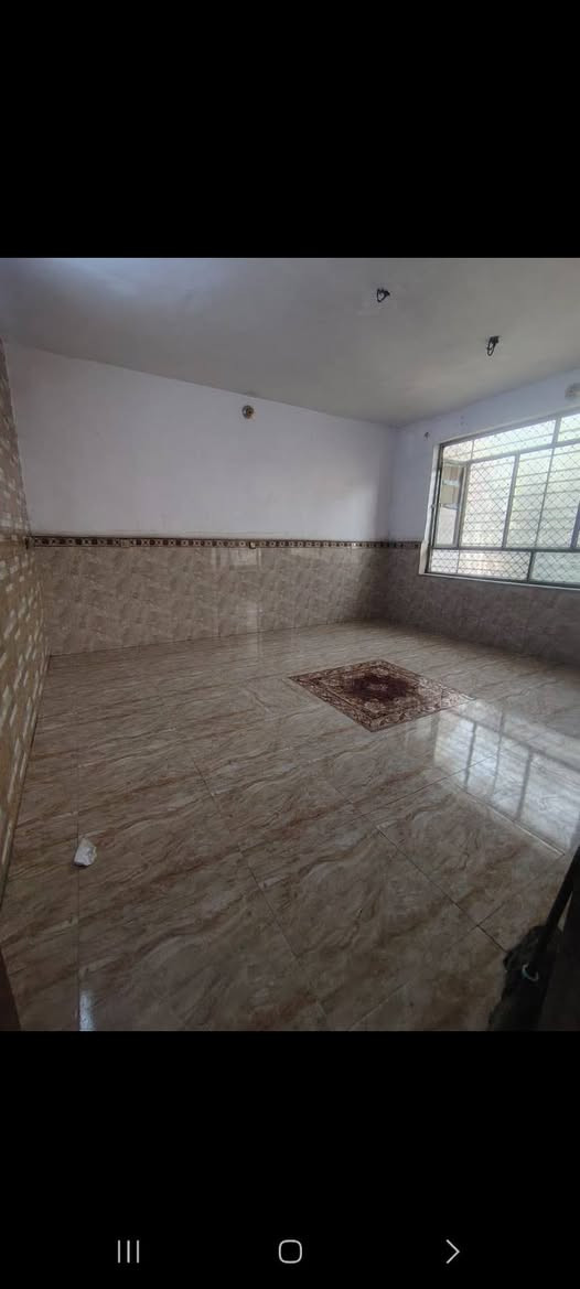 بيت للايجار 
شارع كهرباء قرب سكله ابو سعد ثانيه
مساحته 150 متر
كراج استقبال مطبخ غرفتين نوم 2  صحيات  
( اجاره 350 الف )
***********
ابو علي الركابي
