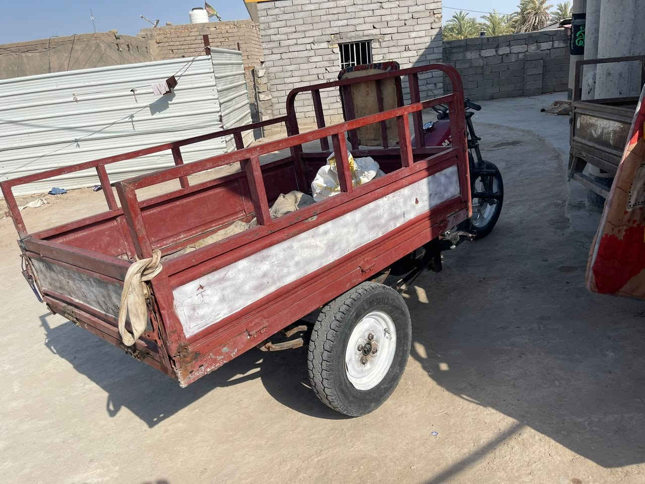 السلام عليكم ستوته للبيع أدوات السعر 500وخمسين وبيها مجال بصيط المكان بصره قضاء المدينه الرقم ***********
