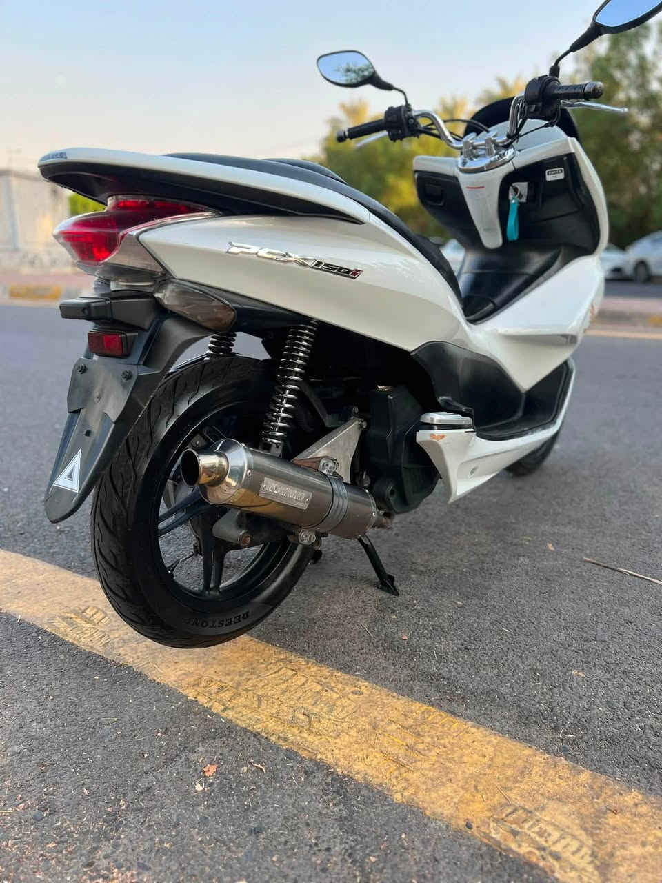 دراجه pcxجيل اول JF
شرط ابيعلك على ضمان 
كفاله عامه 
مكينه 150) حرف (A)
صالنصه رياضي (الصلي)
كفرات اصلي 
ماشيه)
  (26) الف 
  دراجة  كلها ابلاديه شرط النضافه دراجهة مال رمبه مال معرض المديل 2016 ماخذها رمبه اوراق المعرض موجوده يعني مو مال شارع 
حساس ازدحام سويجات ٢ الدراجه كفاله عامه الدراجه على ايدي شوفت عينك ياباني الاصليJF جديده مكاني بغداد السعر 1550 وبيه مجال قليل 
اي استفسار
‭***********
