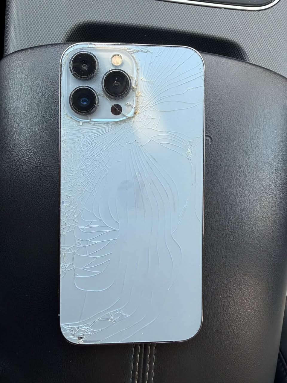 ‏iPhone 13 Pro ماكس ذاكرة 256 بطارية 75 كله بلادي الجهاز مبدل بي بس قاعده مال شحن فقط
450قفل ***********
