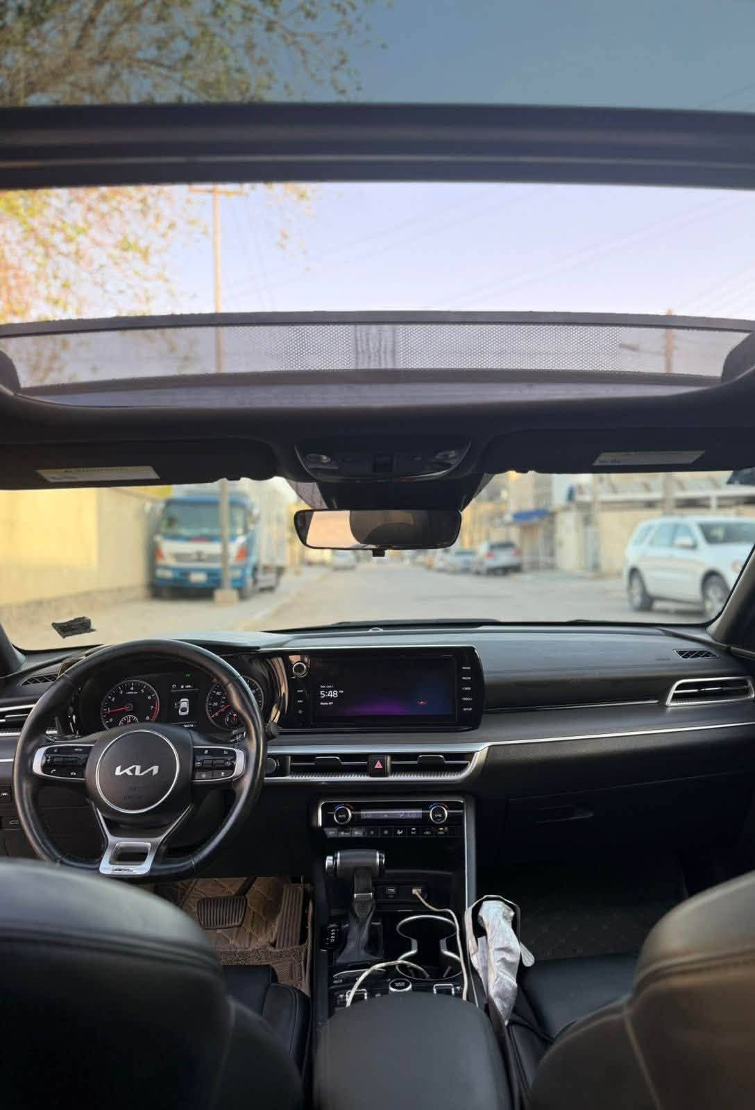 سلام عليكم
كي فايف GT-Line 
 فول مواصفات للاخير 2023
السياره وارد امريكي تقرير مياه امطار تعمل وتسيره شغالة مابيها اي مشكله
بدون صبغ كفالة كير محرك تبريد من كلشي ماعدا بيها طخه بلباب الخلفي وتبدل نفس الون وبارد قليل بلعراق 
السياره جديده بدون اي نقص او مصرف شرط الفحص  
السياره باسمي حصراً شرط التحويل 
السعر 175 وبيها مجال
رقم الهاتف ***********
العنوان البصره ابو الخصيب 
تحياتي الى الجميع
