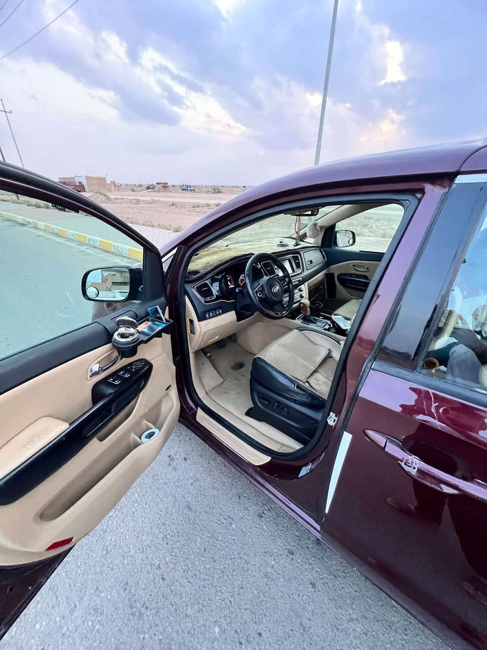 السلام عليكم
كيا سيدونا موديل 15 فول مواصفات بدون فتحه داخل بيجي السياره حلوه ونظيفه بيها خمس قطع الصندوق وجاملغات خلفيه وبوب سلايت توحيد لون السياره ماشيه 300 ميل محرك بي بدايه تنقيص الگير بشرط 
السعر 150 وبيها مجال ترهم مراوس بـ جمسي من موديل 7 حتى 12 او جارجر او اوباما بنفس السعر ماعندي فرق 
مكانهاا بغداد حي الخضراء 
ملاحظه السياره عليها غرامه 700 الف تنگطع من سعرها 
للاستفسار ***********
