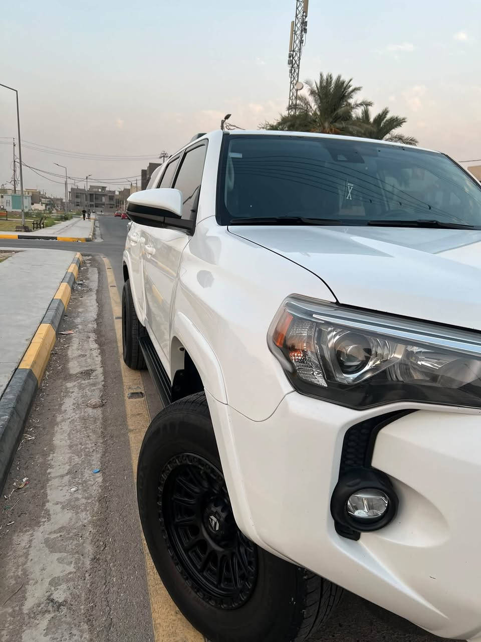 سلام عليكم
فور رنر موديل 2022
7راكب 
sr5
بصمه
كشن كهرباء
سعر 290 وبيه مجال للشراي
***********

