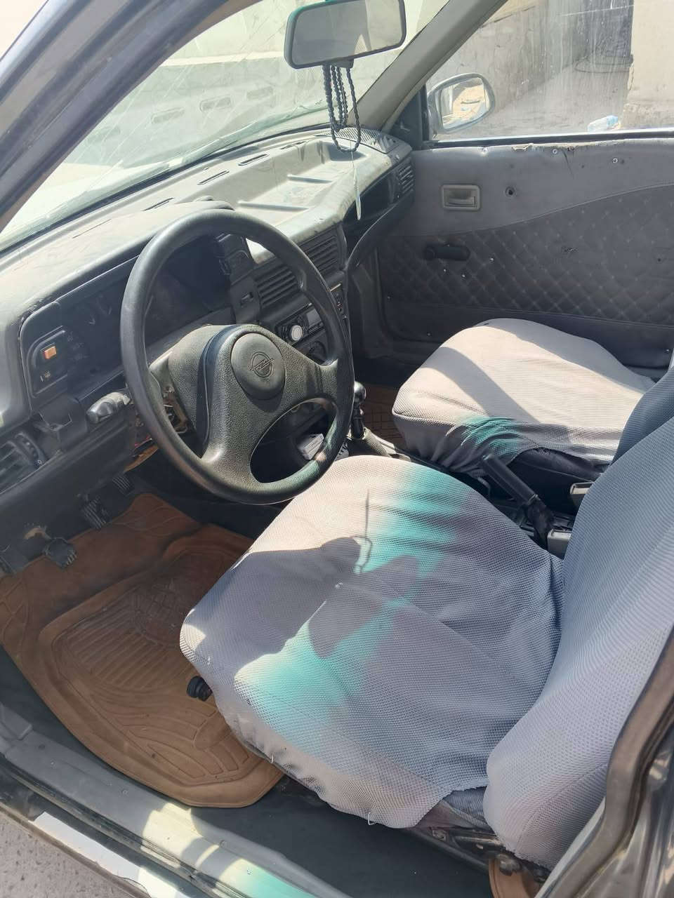 السلام عليكم عندي هاي دايو كاديت للبيع كير مكينه 16 باتري جديد طخمها جديد السياره تريها حلو سنويه ابيضه 
السعر 12 وبي مجال ***********
