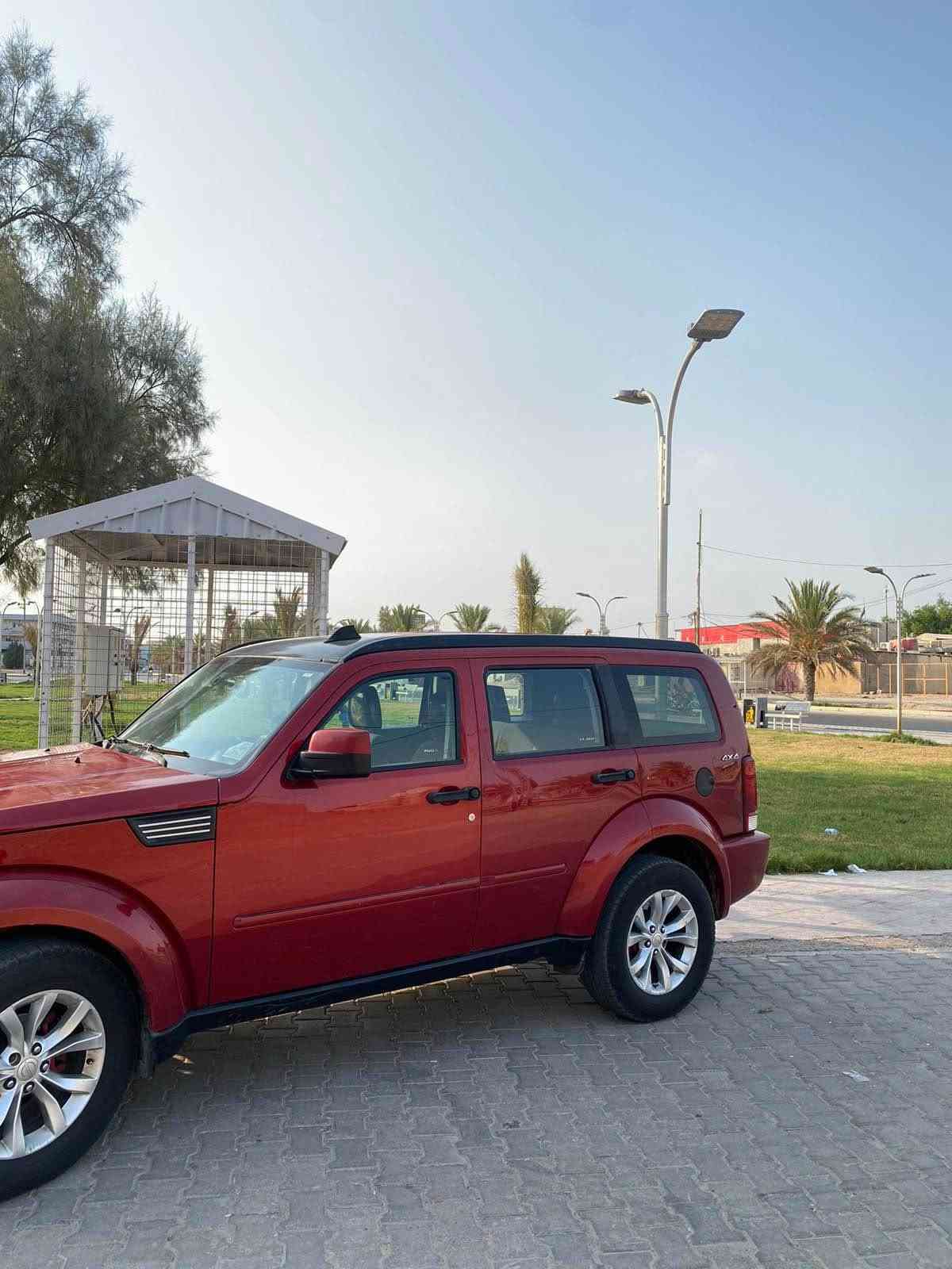 دوج نترو 2009
كير محرك مكفول
بيها قطعتين صبغ
رقم بصره مشروع وطني 
السعر 75
*********** الزبير, البصرة
