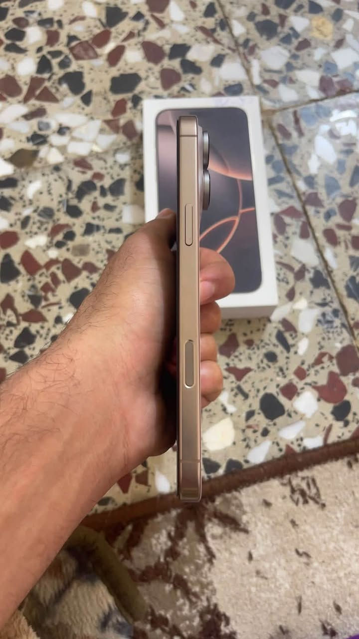 آيفون ١٦ برو ماكس • ٢٥٦ • بطارية ٩٠