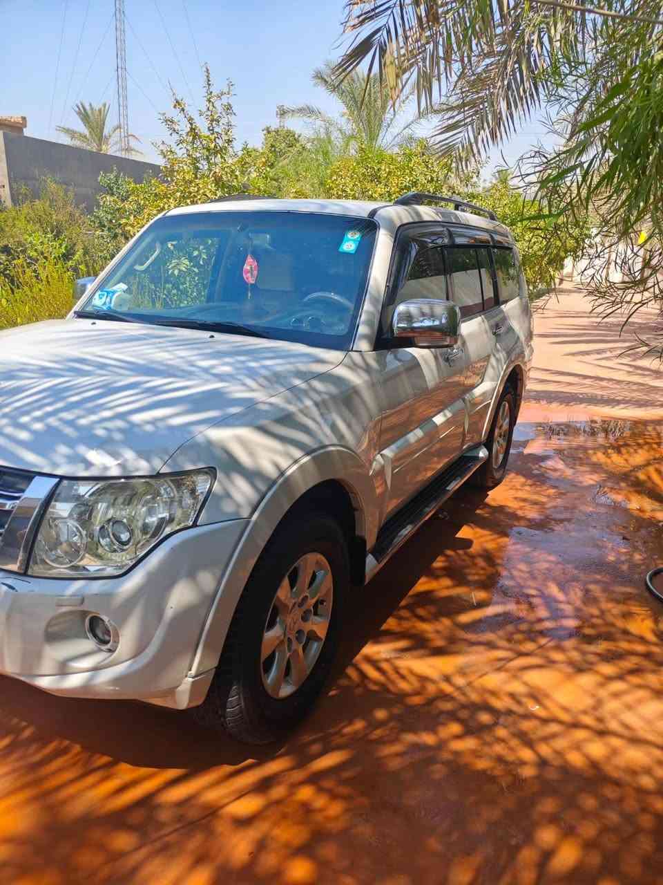 باجيرو 2013 بغداد لؤلؤي حبتور3500 بدون صبغ اوتبديل بارد بالباب الورة السايق اربع اصابع فقط تخم تاير محرك كير خير من الله DVD شاشة بالقمارة شركة هوك سحب خلفي شركة السعر 148 وبيه مجال قليل مكان السيارة حلة بكرلي الاستفسار الاتصال على الرقم ***********
