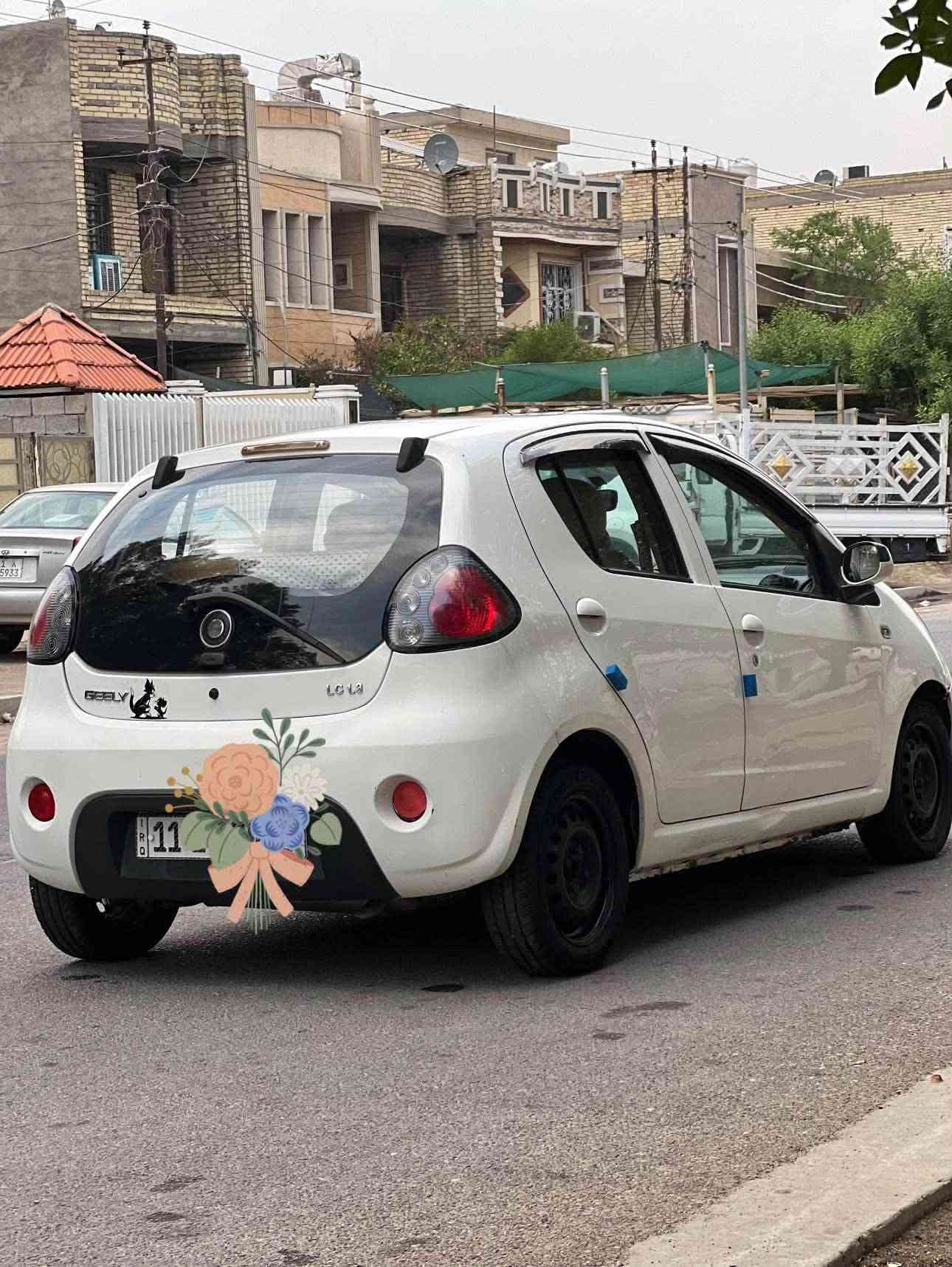 السلام عليكم 
بانده مديل 13
سياره جاهزه من كلشي 
كير مكينه تبريد تخم تاير 
مابيها اي نقص رقم جديد
مكان السياره بغداد حي الجهاد 
للاستفسار ***********
