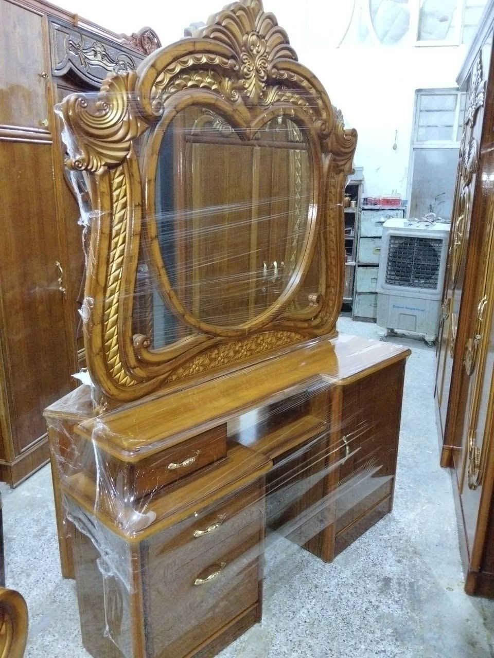 السلام عليكم غرفة للبيع صاج احطاطه نظافة فول داخل خارج صاج السعر 800الف وبيه مجال العنوان كاطون الرازي شارع ابو رباح قرب جامع أسماء الله الحسنى مزاد ابو كرار الغريباوي ***********
