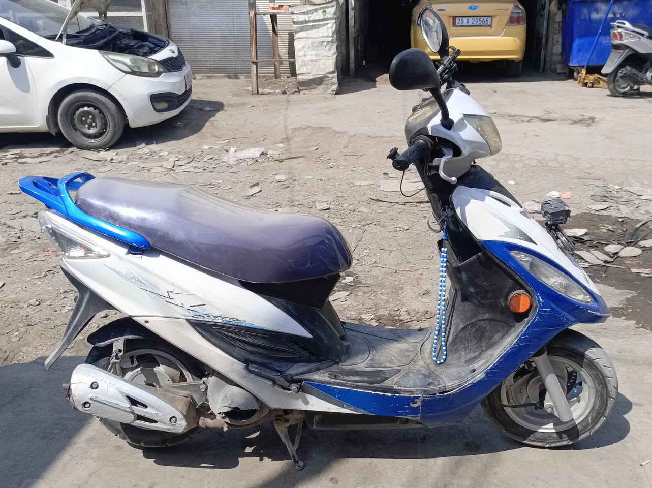سلام عليكم دراجة للبيع كامكو جي (4) كله شغال تخم واحد نكره سلف هندر شغال مامفتوحه السعر 470 وبيه مجال
