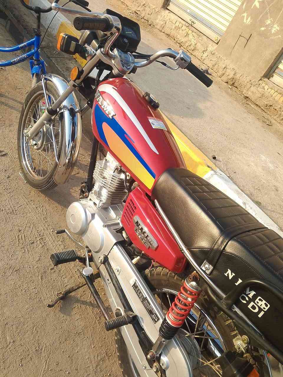 سلام عليكم دراجه تعمير شلامجه 26دراجه بل كرتون معمنه لكلمه شقاله من طول لطول شاصي16وراق صولي وراق نضاف سعر خاص مكان غراف ***********
