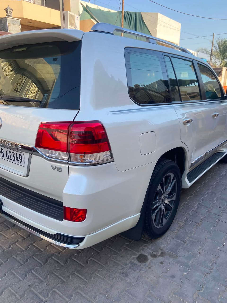 السلام عليكم لاندكروز لبيع مديل ٢٠٢٠GXR 
محرك V6 سيارة ماشية ٧٣ الف 
جديد سيارة مكفولة السيارة احلة من الصورة 
‭***********‬
