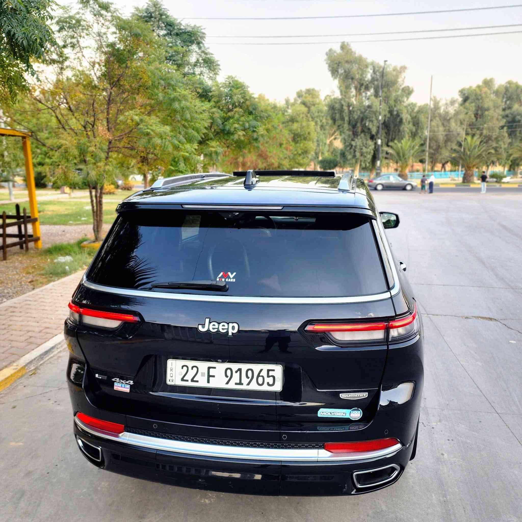 جراند شيروكي V8 • ٢٠٢٢ • بدون صبغ