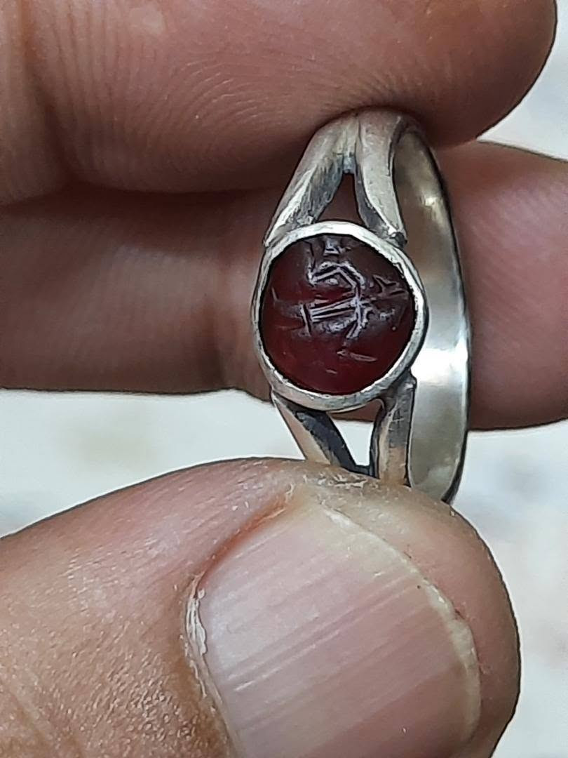 💍لعشاق النوادر و الانتيك 💍
#ياقوت سيلاني مرصود قديم ناعم جدا 
بغداد المشتل 
واتساب***********
