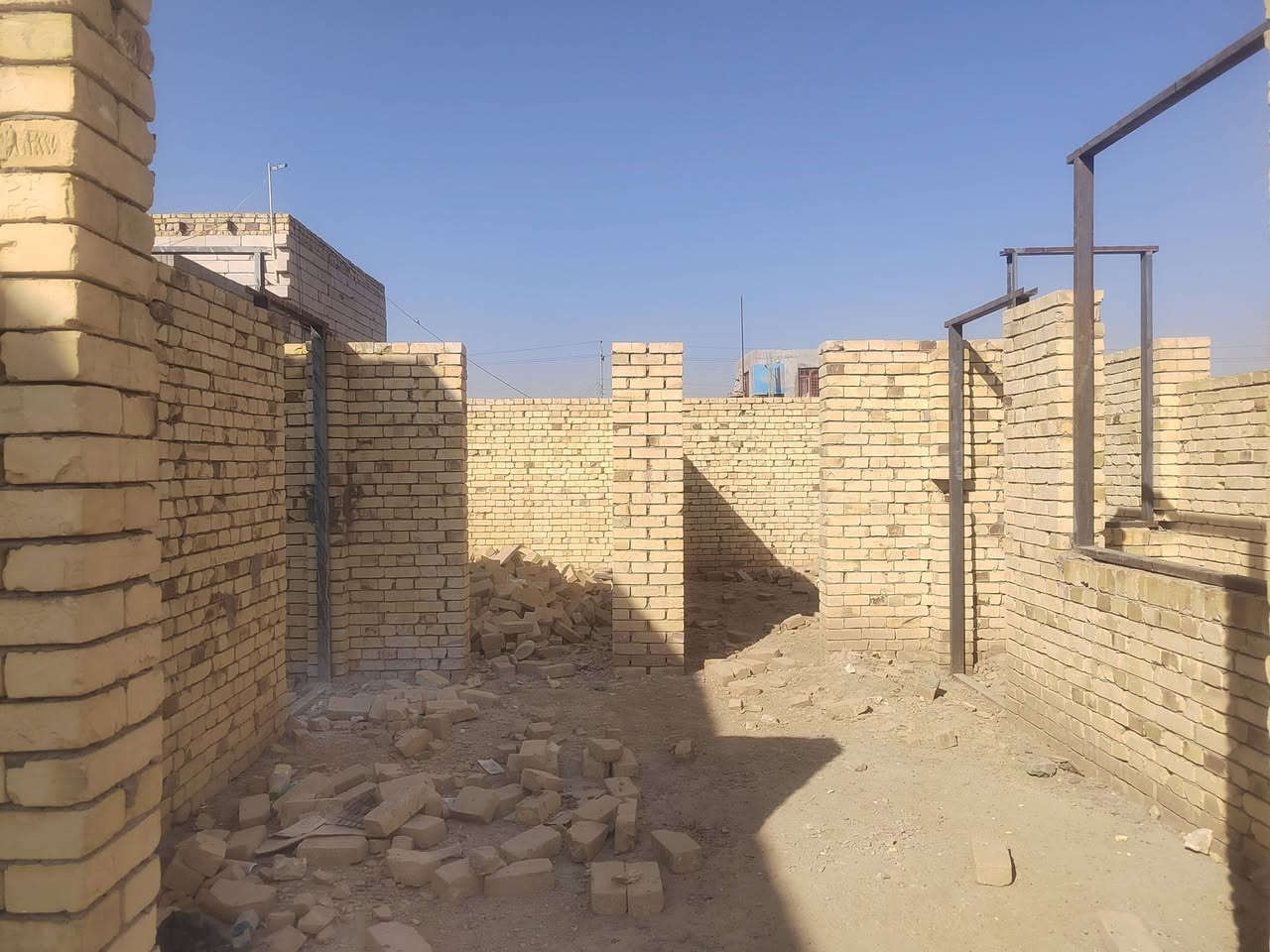 هيكل للبيع بستان حسن فشاخ مقابل نهر الغراف قرب الجسر العالي مقابل المستشفى الجديد م ٢٨٠ رباط صب السعر ٣٧ وبيه مجال للشراي ***********
قرب رياض السمكري ونعيم العتابي وسلام العتابي
