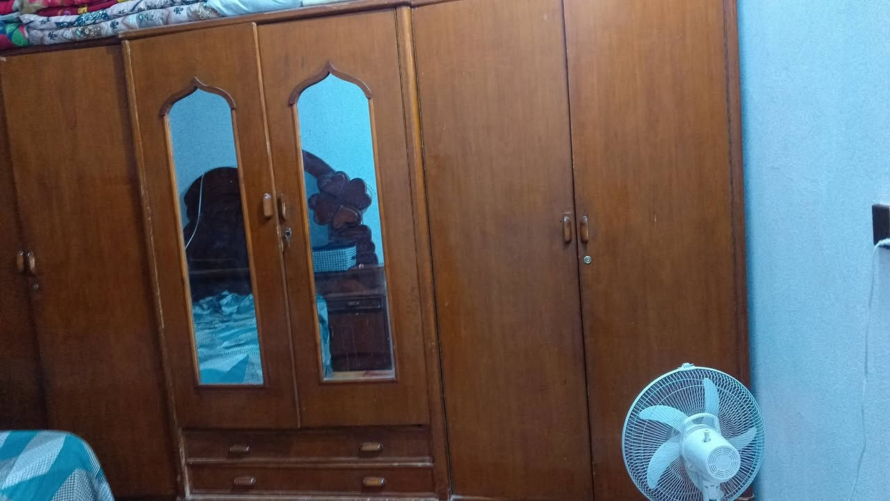 غرفه خشاب في الحمزة الشرقي سعر 300بيه مجال ***********  ***********
