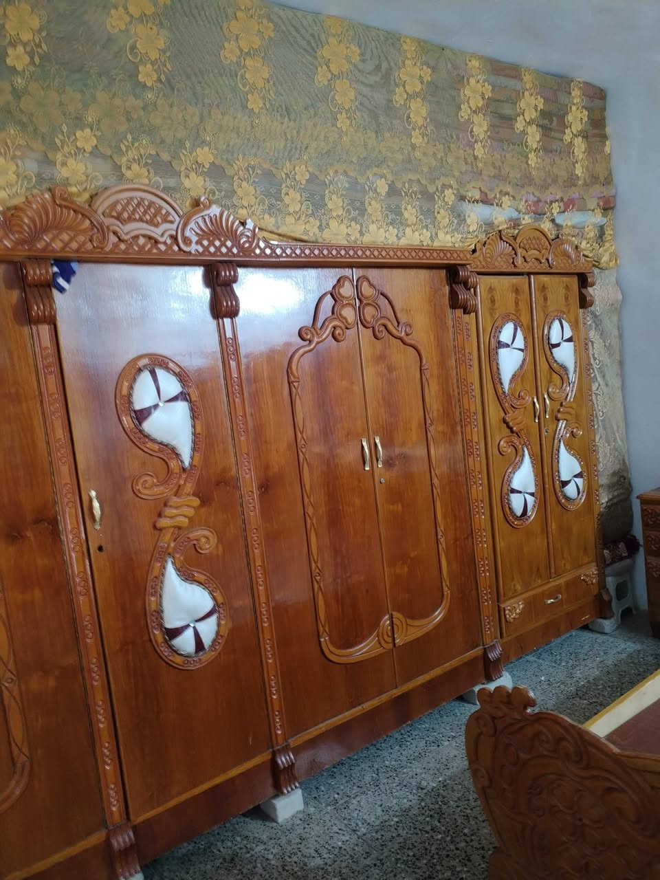 السلام عليكم ورحمة الله وبركاته
غرفه خشاب صاج اصلي
مستعمله للبيع
للأستفسار
***********
