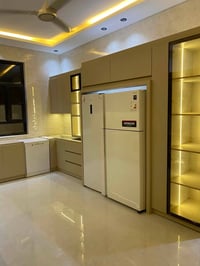 تصميم وتنفيذ جميع الديكورات وغرف النوم  داخل المجمع 07727871232