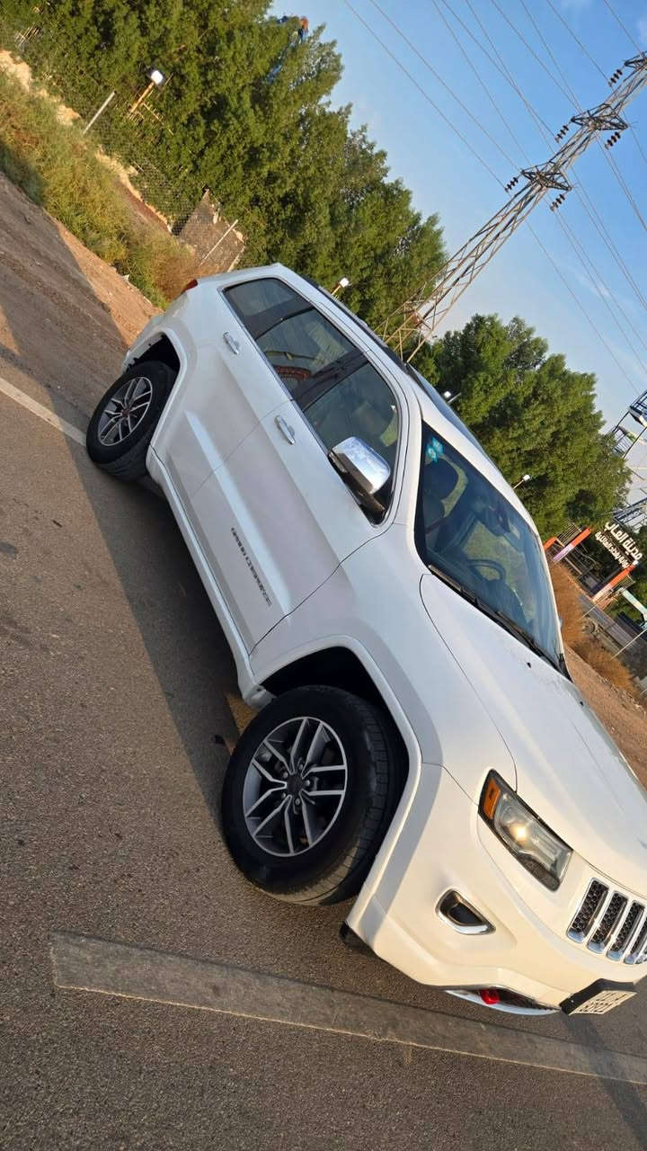 للبيع جيب كراند شيروكي اوفر لاند موديل 2014 فول مواصفات 1/1 
السعر 162 ورقه وبيه مجال 
محرك 3600 / 6 سلندر المرغوب بانزين عادي
شاشه ودشبول  كبيره srt
كراسي اماميه كهرباء 
كشنات جلد بلادي
تبريد قطعتين
فور ويل
تدفئه تبريد كشنات امامي
تدفئه كشنات خلفي
تدفئة ستيرن 
دخول ذكي ترحيب
بصمة تشغيل وابواب
كامره 
صندوق كهربائي 
شفتات بالستيرن
حساسات خلفية
اشاير بالمري 
مرآة قلاب عند الرجوع للخلف 
فول تحكم ستيرن
تشغيل عن بعد
خزن ميمري للمقاعد الاماميه 
منظومة لايتات زنون
4 انظمه قيادة ماوس
ماشيه 128 ميل 
سقف بانوراما 
ويل  18 محدثه 
وبعد بيها مواصفات
رقم بغداد بسمي تحويل مباشر 
مكان السياره بغداد الشعب 
رقم الهاتف ‭***********
