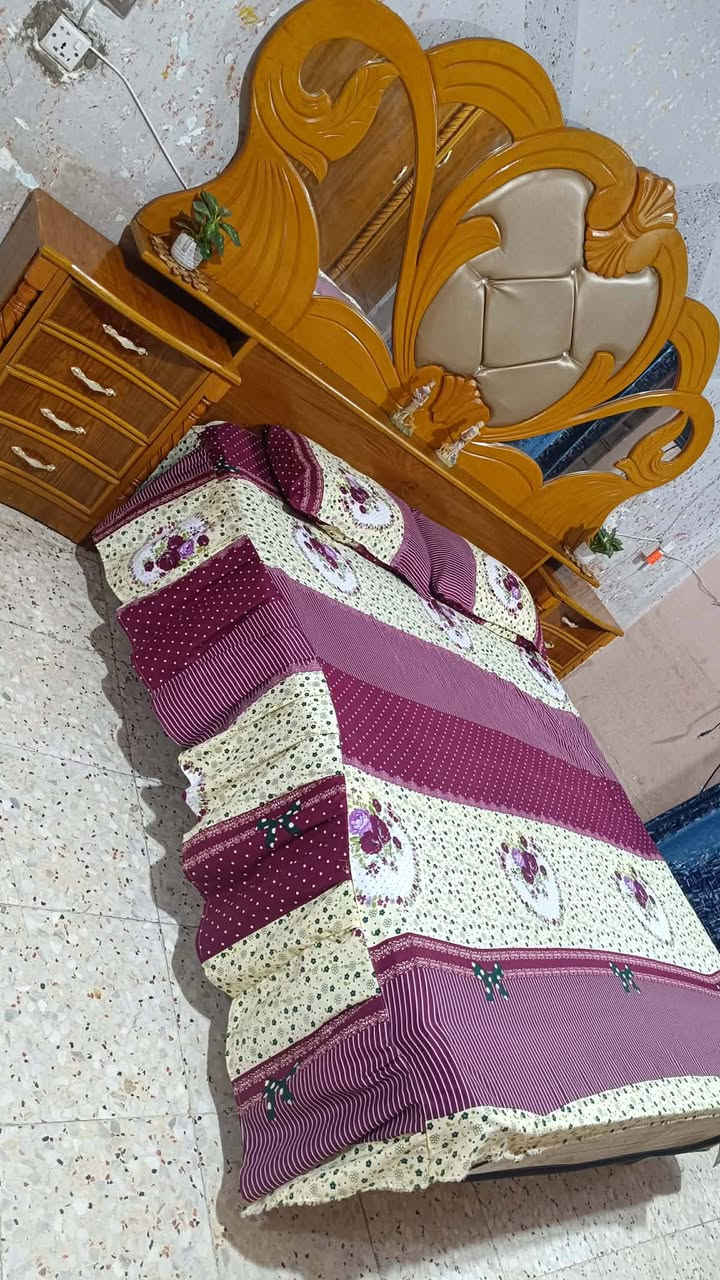 غرفه تسكام صاج داخل وخارج ام السته طابقين ظهر جرجوبه نظيفة كلش دنگ لوي مابيه اي ضرر  مكاني محاويل للاتصال ع الرقم ***********
