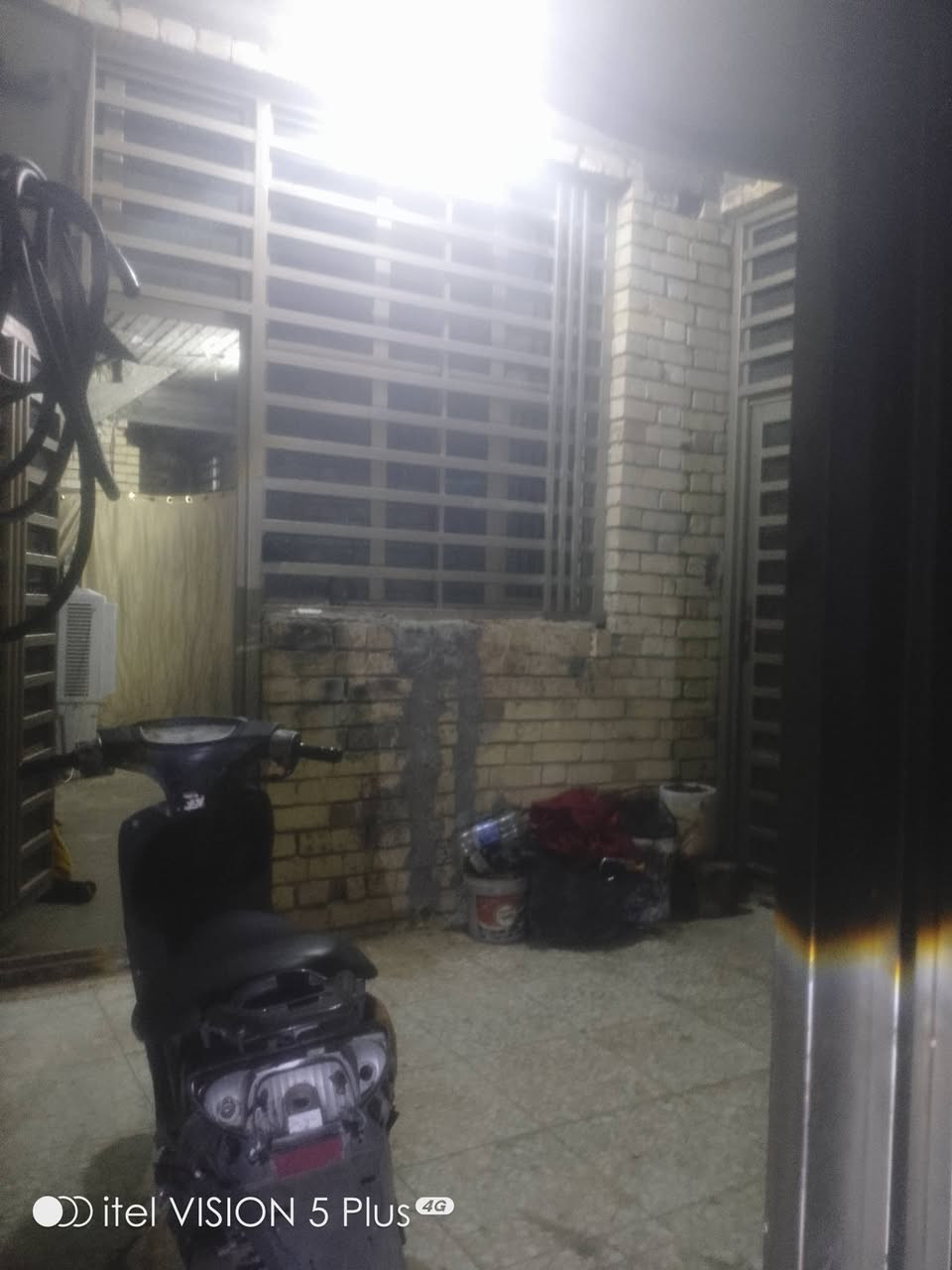 بيت مساحه 100 واجه 8 ونزال 12 في منطقت حي الامير 
نقص بياض وسراميك البيت ارضيه صبه اساس رفت شغل درجه اوله السعر 80 قفل استفسار  ***********

نص مكتوب في الصور:
- itel VISION 5 Plus 4G