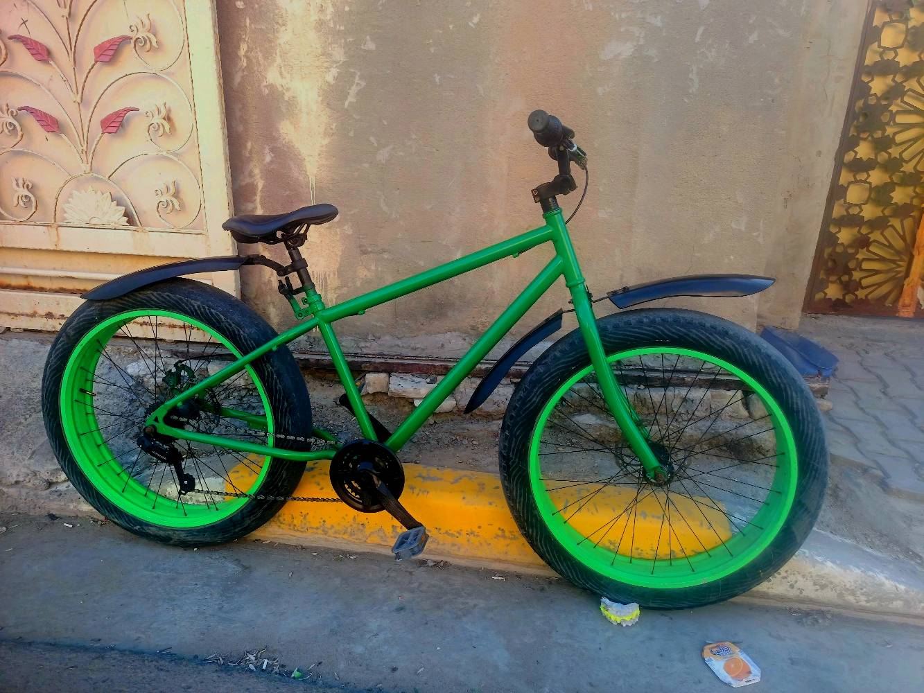 سلام عليكم

للبيع بايسكل جبلي دبابه بحجم 26 🚲

بايسكل نضيف 80% نقص ستاند 

عكرب شغال مكينه شغاله 

السعر 150 وبي مجال للطيبين

للاستفسار التواصل معي على الخاص