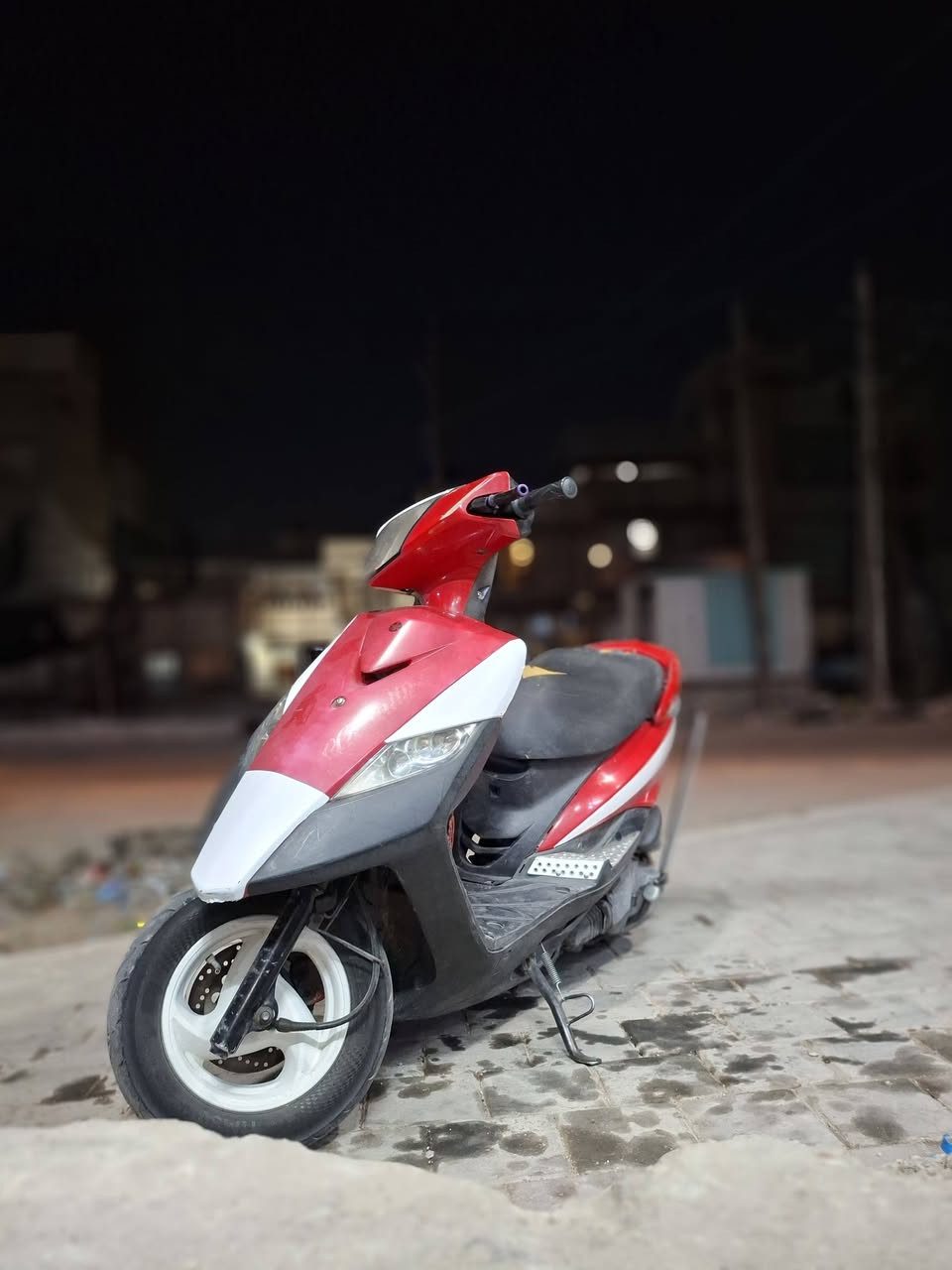 دراجه ثعلب كابريتر مكينه مفتوحه مره وحده كفرات ختم واحد الدراجه مثل ما تشوف بل صور نضافته مكاني حي اور رقمي ***********
