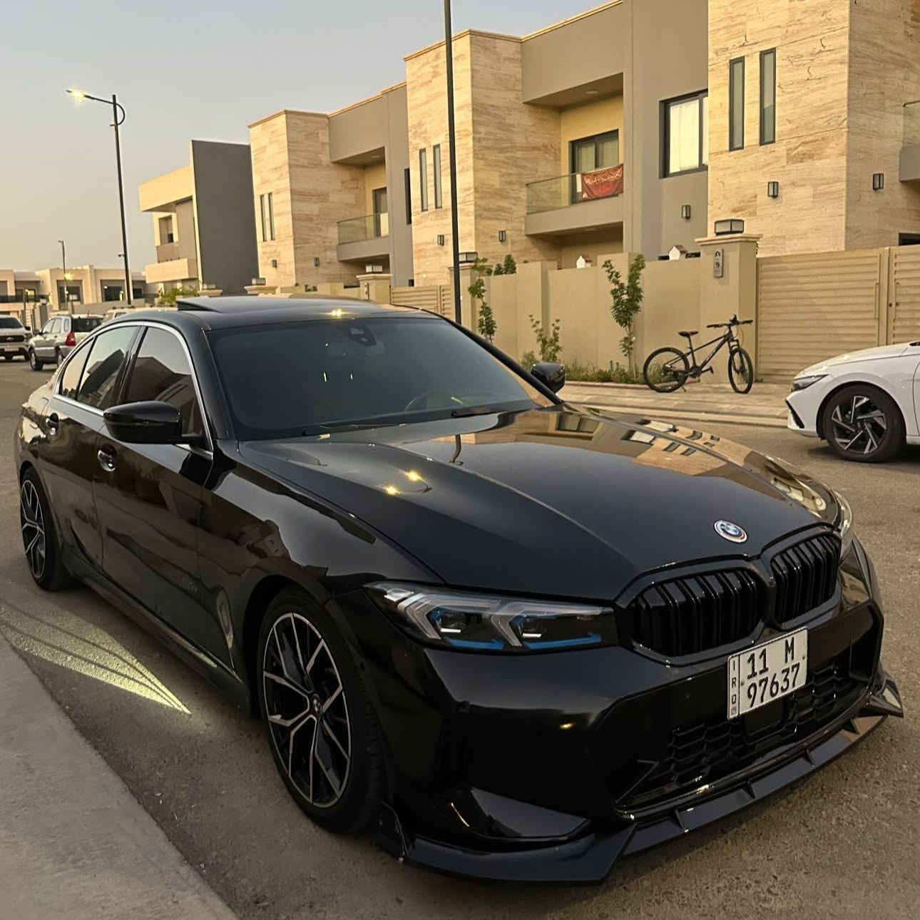 السلام عليكم للبيع او مراوس 
BMW 330 M Kit 
موديل 2019
ماشية 67 
 كت كامل 2023 M 
تخم وياله وتايرات  مودل 23 M 
شاشه دجيتل  
اناره ترحيب باليدات ومري 
سلايد.
بصمه 
رادر امامي خلفي 
شاشه جبيره ماوس 
كشن جلد تدفئه 
لد داخلي متغير بلادي 
لايت امامي  ليزر 
دفيوز خلفي رباعي 
السياره جاهزه بدون اي مصرف 
 
كامله السياره بسمي تحويل مباشر 
حادثها جنطه وجاملغ خلفي وبالعراق باب وجاملغ  
وبيها مكانين بارد ايرباك طاك 
صور السونار والحادث بلمنشور 
عنوان السياره المنصور 
للاستفسار 
*********** 

‭***********‬
