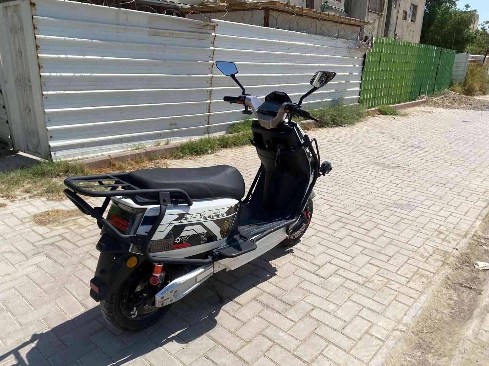 Lehang 3000 sport 2026 دراجه كامله من كلشي وجاهزه

السعر 650 وبيه مجال المكان بغداد بلديات الضباط قرب مركز العبيدي 6 بطاريات كبار 32 امبير للستفار *********** للبيع فقط وكالة حسن وحسين Grشاحنه رقميه وبلوتوث

