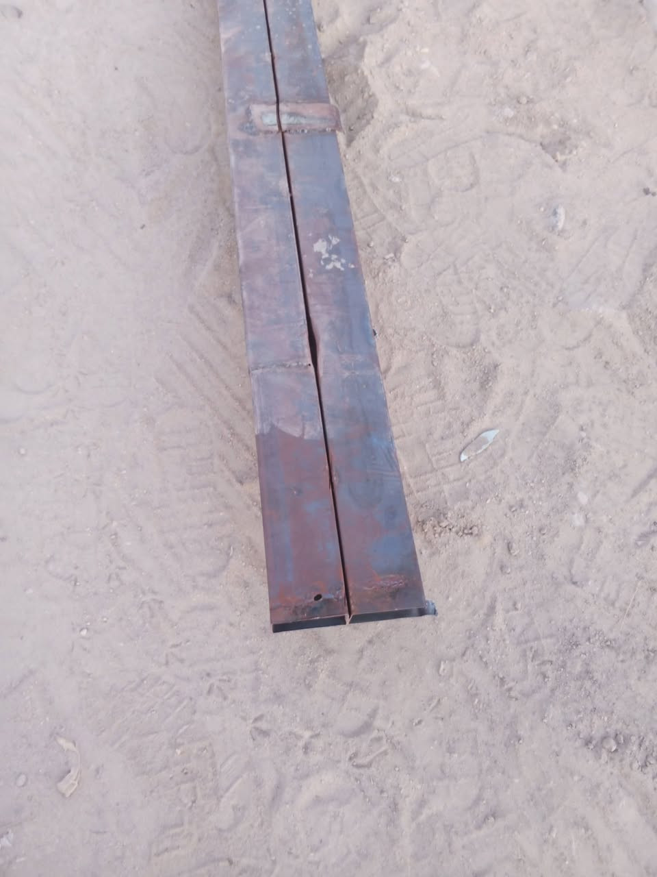 للبيع شخاطات طول 6 متر العدد 9 قطع ***********
