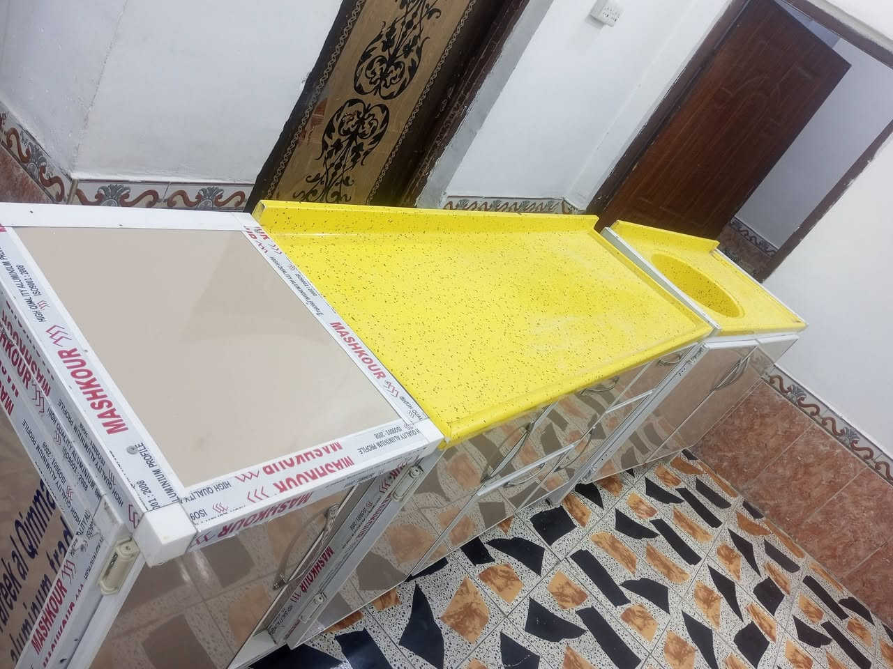 يا رزاق للبيع السعر 450 استخدام قليل تسكام ويه السنك يصير ثلاث أمتار كله مرمر الشراي يراسني خاص ادزله الفيديو والعنوان ***********
