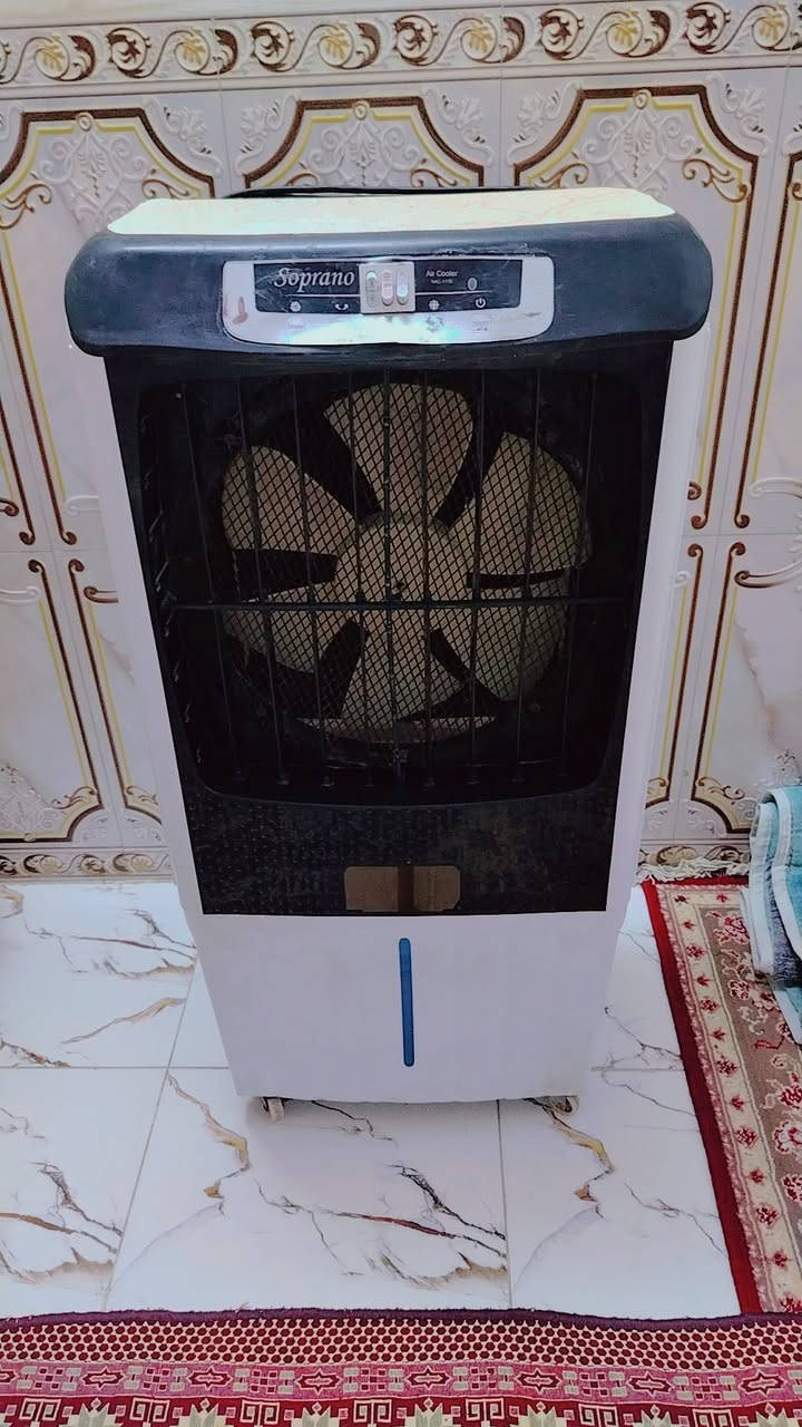 مبردات اثنين نضافه مثل ما أشوف كنفيره نوال الغنيه عن التعريف هواه ثلج وخرسه بالشغل بيع ٢٧٥ شهرين مشتغله خواته ٣٥٠ وكنفيره متر وعشرين الحجم الصغير بيع ٧٥ هواه كلش قوي تبريد ثلج هاتف*********** بيه واتساب نجف اكو توصيل داخل النجف
