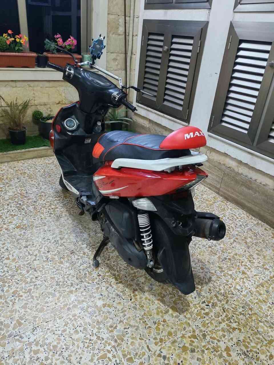 شباب دراجه جي تي ار مكفوله كفاله عامه مكينه شك الكاع
معدل 120 ماشي بيها خرسه ربع نكره 
مكان الدراجه بغداد مدينه الصدر 
السعر 900 وبيها مجال قليل حك الجيه 
*********** تصل وبيك خير وتدلل
