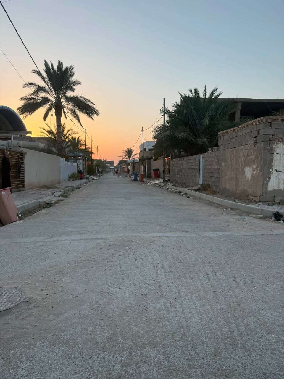 قطعة طابو صرف في حي ( الزهراء ) 
خلف بيت ابو ( شمس ) نجم عبيد 
مساحة ٣٠٠ م 
خدمات - ماء - كهرباء 
تحويل ( مباشر ) 
شارع بعرض ( ١٢ ) م 

للاستفسار مراجعة مكتب ( غيدان ) للعقار  
واسط - الزبيدية - مقابيل حي ( الصناعي )  
***********  
*********** محمد سيد غازي
