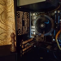 pc لل بيع موصفات CPU i5 650 RAM8g  GPU GT210 1g hard SSD power supply ...