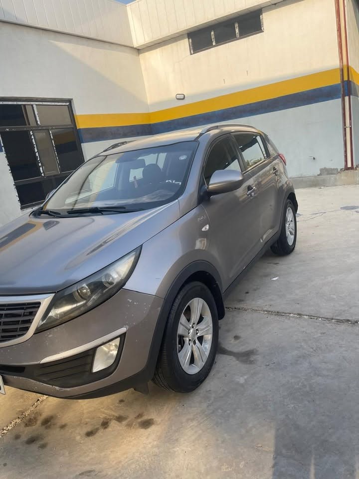 السلام عليكم
سبورتج 2011 محرك 2400دوش مكفوله من الصبغ ولضربة السيارة باسمي تحويل 

مكان السياره بغداد المحمودية 

الاستفسار لاتصال ع الرقم 

***********

