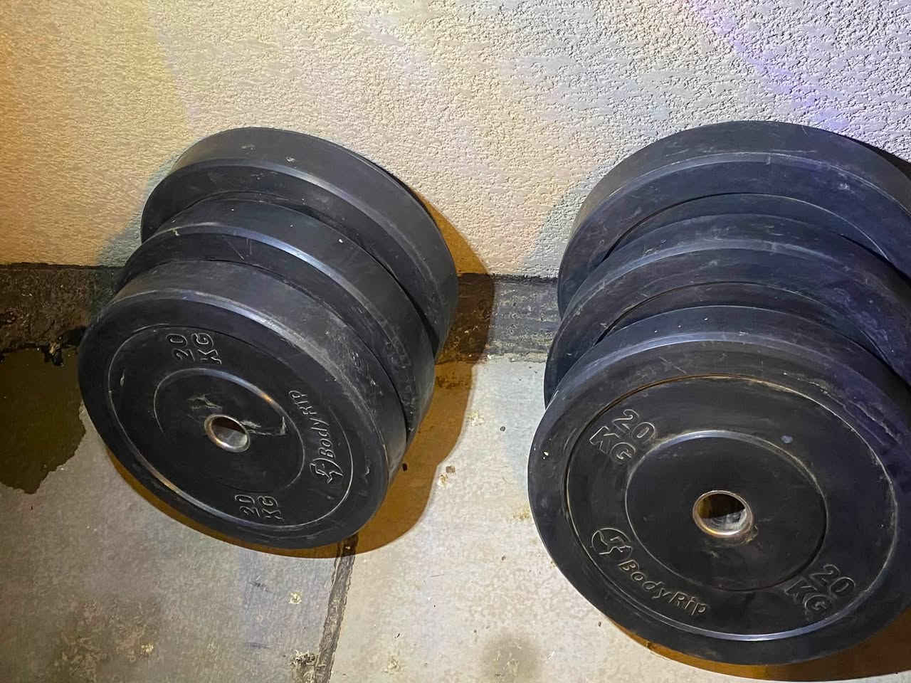 السلام عليكم ، اقراص 20KG العدد 6 ، السعر 150,000 دينار للتواصل *********** واتساب مكاني بغداد الحريه الدولعي
