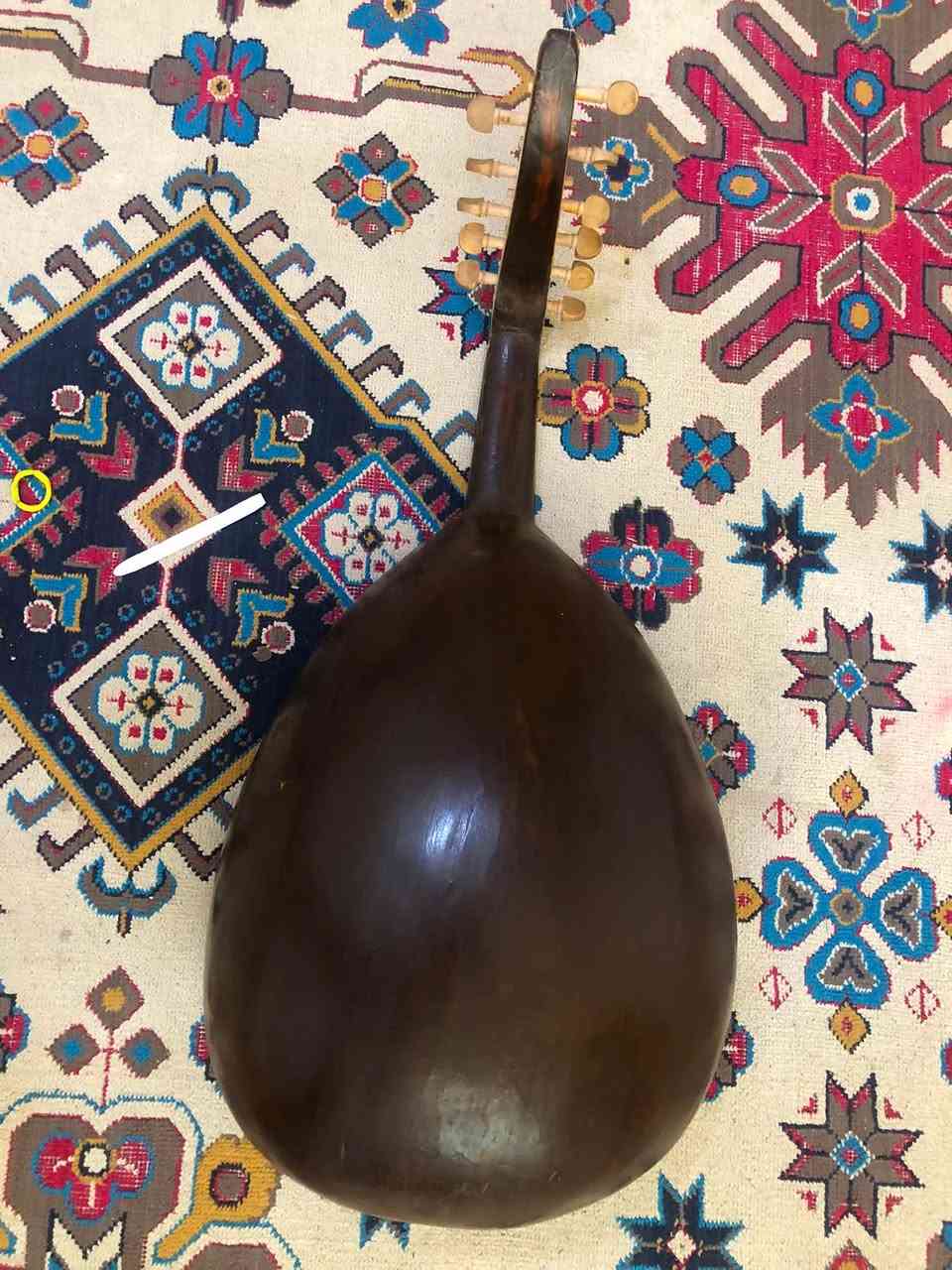 عود قديم جدا الوجه تبديل خالد داخل
الصوت جميل من خشب الجوز
السعر 150 ماعندي توصيل
مكاني الناصريه مركز
للتواصل ***********
