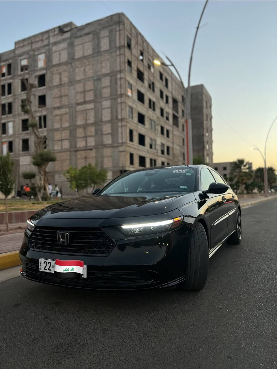 هوندا أكورد سبورت L هايبرد 2025 للبيع فول مواصفات
اللون: أسود بلاك توب الفئة: Sport L Hybrid 
الممشى : 9 الاف ميل 
المحرك 2000 تنفس طبيعي 

المواصفات:
• قطعتين تبريد
• كشنات جلد
• تشغيل بصمة
• تشغيل عن بعد
• أبواب بصمة
• فتحة سقف
• شاشة كبيرة
• كاميرا خلفية
• رادار أمامي
• مثبت سرعة ذكي
• نظام المحافظة على المسار
• تحذير مغادرة المسار
• مانع اصطدام أمامي
• تحكم بالستيرن
• شاحن لاسلكي
• Apple CarPlay و Android Auto
• مقاعد رياضية
• جنوط رياضية
• حساسات أمامية 
• نظام توفير الوقود ECO

حالة السيارة : شبه جديدة لا تحتاج أي مصروف ربع بنيد صبغ فقط بدون أي دواخل الفحص بأي مكان

البيع نقداً فقط بدون مراوس أو تبديل
السعر 200 ورقة 
للتواصل: ***********
