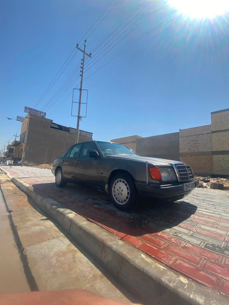 سلام عليكم مارسدس دب 300مكينه وكير بطه مكينه كير حداديه تخم تاير جديد تبريد ثلج ❄️ سياره مكفوله من الضربه سياره ما مصبوغه مكفوله دواخل جديده سياره حلوه الله شاهد وحله من البل صوره مالت جناي رقم واسط نكليزي سنويه وهزه جديده تحويل ثاني يوم كهربائيات كلها شغاله من الطول الطول السعر 36وبيها مجال مكان كربلاء رقم الهاتف ***********
