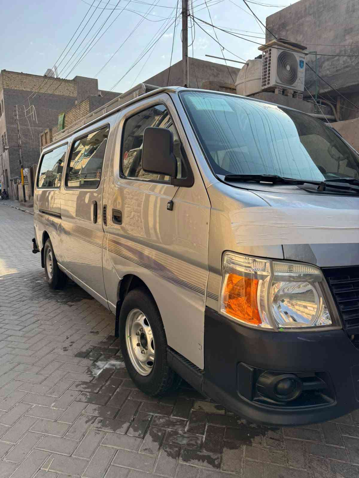 السلام عليكم المكينه و الكير واكسن و وكفاله عامة سياره بيه رش بطويله فقط وسياره باسمي 
العنوان بغداد 
الرقم ***********
