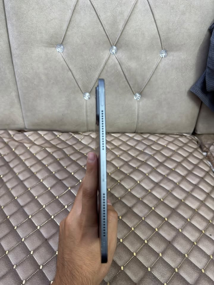 يباد شاومي Xiaomi Pad 6S Pro 12.4 يشغل 120 فريم 

 مواصفات الجهاز : 🔥شاشة كريستال واضحة بمقاس 12.4 بوصة، 144HZ، ودقة wHyperCha
3K
8 Gen 2 معالج
القوي بتقنية 4 نانومتر ( a
6 سماعات لصوت ستيريو مذهل
Dolby Vision دعم تقنيات
Dolby Atmos g
سينمائية
HyperCharge واط 120 شحن سريع بقوة
بطارية تدوم طويلاً بسعة 10000mAh

السعر. 550 

بغداد / البلديات  الرقم ***********

