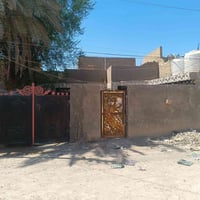 يوجد بيت المساحة 200متر يحتوي على استقبال وصالة ومجمع صحيات ويحتوي على...